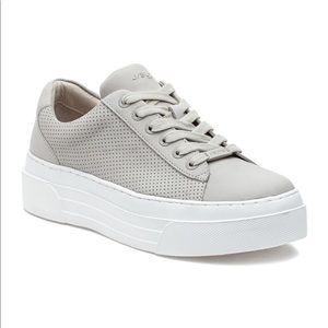 J/Slides Aroma Sneaker in Off White Nubuck Size 10